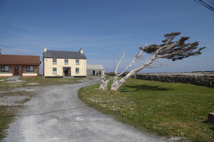 Inis Mor. Coping with the elements