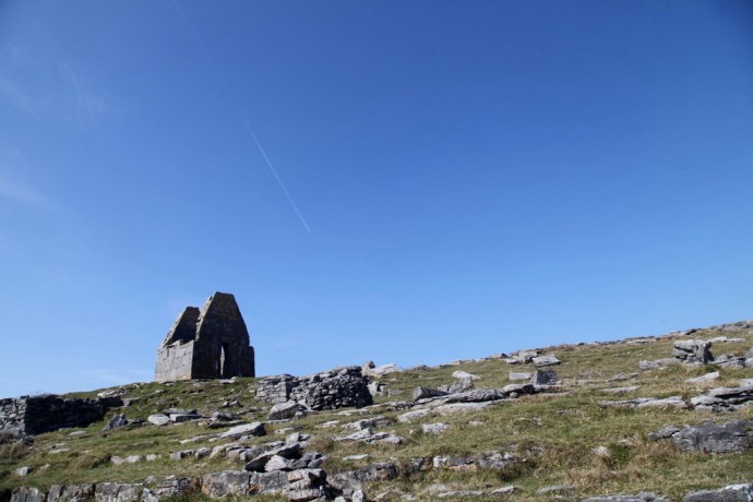 Inis Mor. Teampull Bheanáin