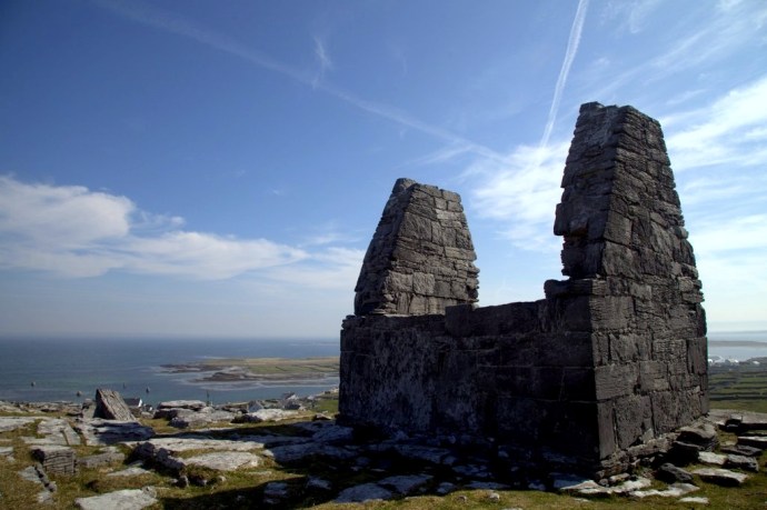 Inis Mor. Teampull Bheanáin