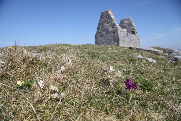 Inis Mor. Teampull Bheanáin