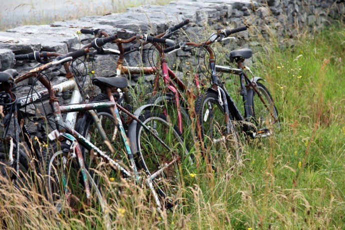 Rusted bikes, Inisheer